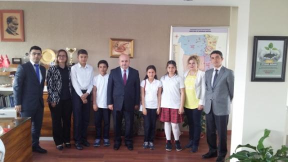 Türkiye Gazeteciler Cemiyeti Ortaokulu İlçe Milli Eğitim Müdürümüz Sayın Cemal YILMAZı makamında ziyaret ettiler