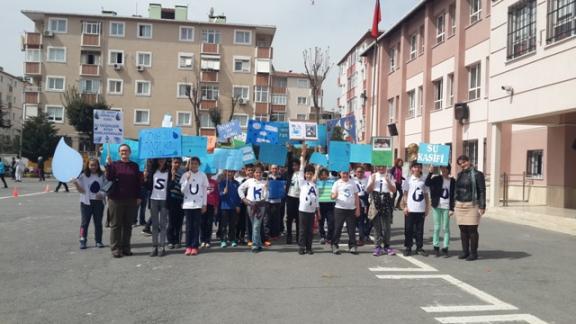 Türkiye Gazeteciler Cemiyeti Ortaokulu İlçe Milli Eğitim Müdürümüz Sayın Cemal YILMAZı makamında ziyaret ettiler