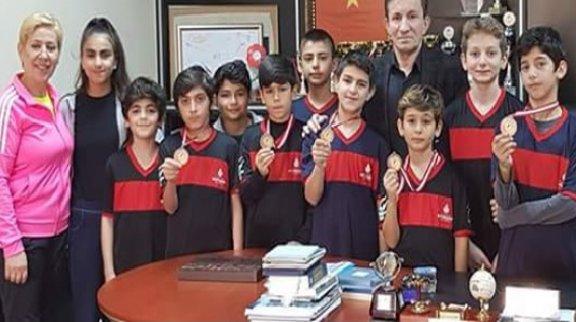 Fatih Sultan Mehmet Ortaokulu Atletizmde İlçe Üçüncüsü