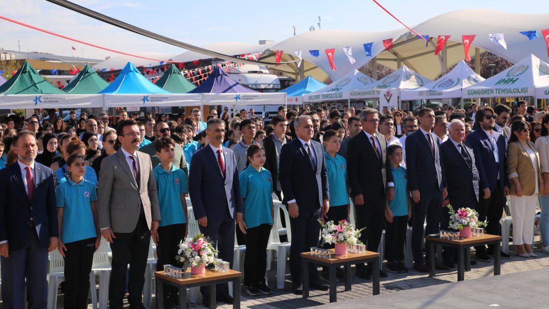 KÜÇÜKÇEKMECE, BİLİMİN IŞIĞINDA ŞENLENİYOR!