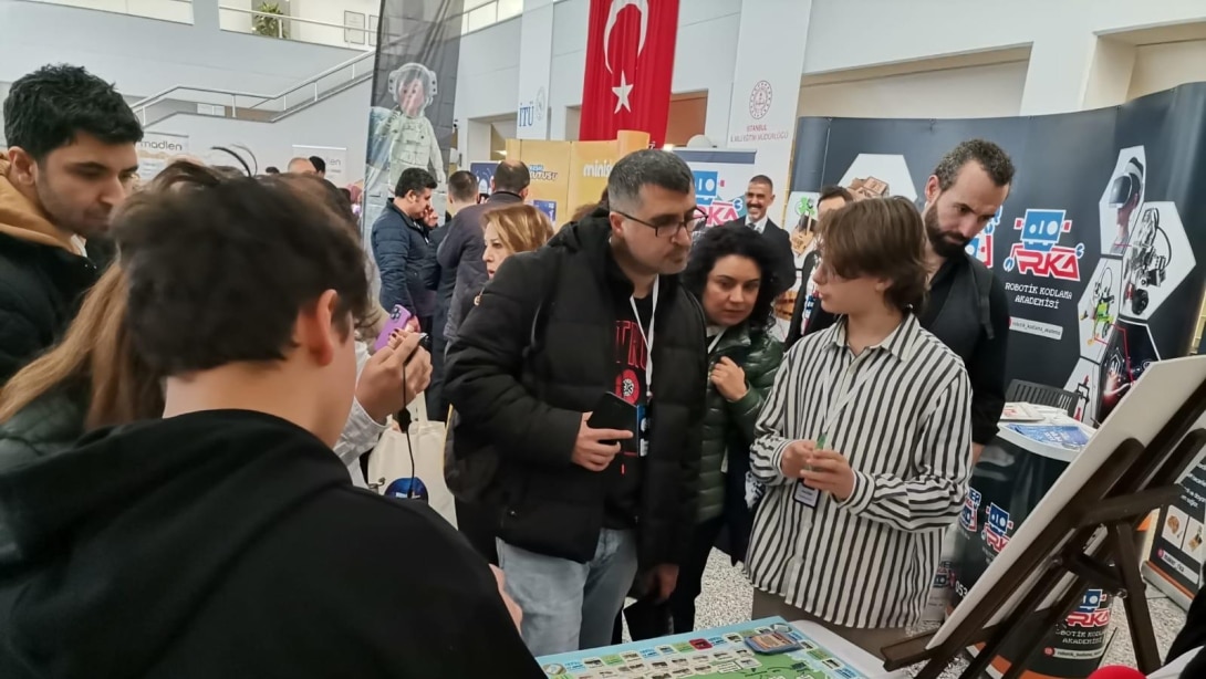 KÜÇÜKÇEKMECE BİLİM VE SANAT MERKEZİ ÖĞRENCİLERİ II. EĞİTİMDE YAPAY ZEKA ZİRVESİ  PROJE SERGİSİ KISMINA KATILDILAR