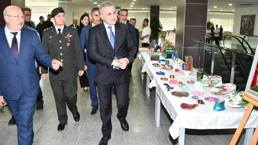 KÜÇÜKÇEKMECE'DE ENGELLİLER HAFTASI KUTLANDI